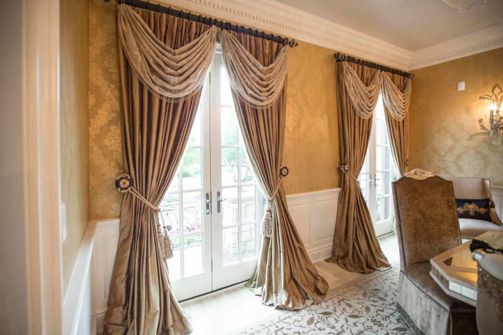 Custom Drapery Design Elmhurst: Elevate Your Home with Tailored Elegance